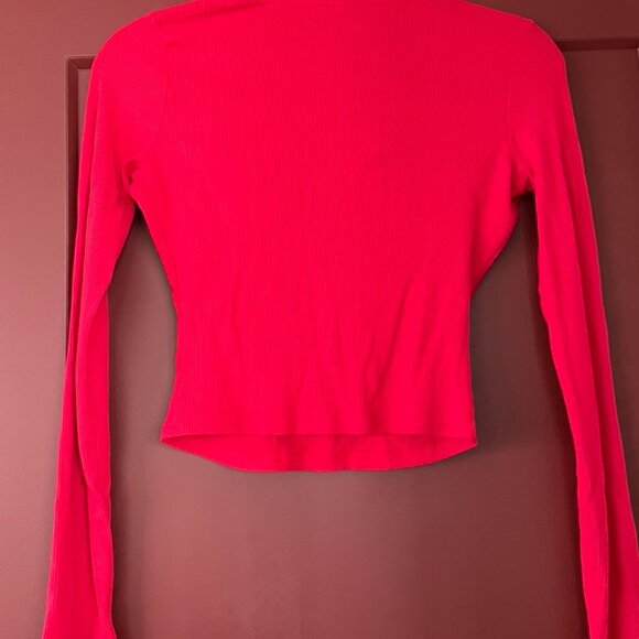 Red Long Sleeve Cropped Top – Quarter Buttondown (Size 4 to 6) - Picture 2 of 3